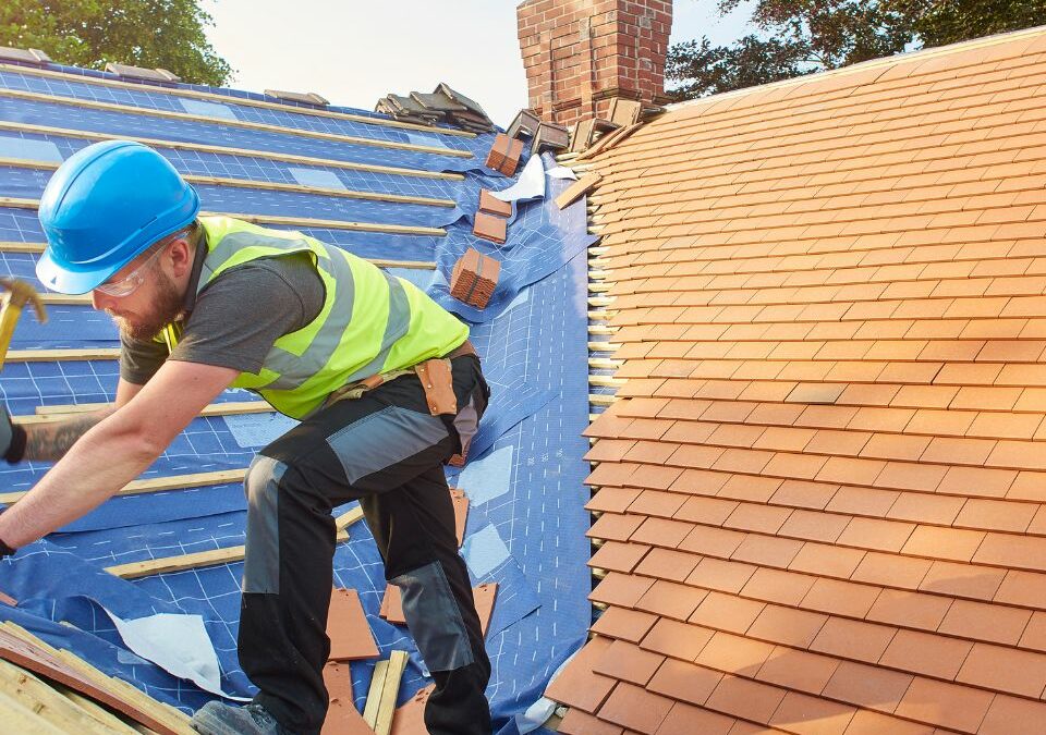 Travaux de zinguerie à Sainte-Marie-de-Vaux : des professionnels de la toiture pour assurer l’étanchéité de votre logement